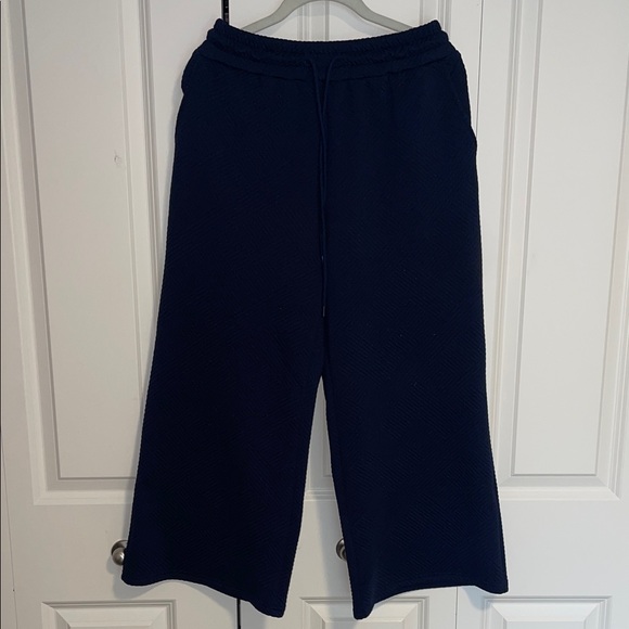 Textured Navy Sweatshirt & Joggers Set - Picture 6 of 9